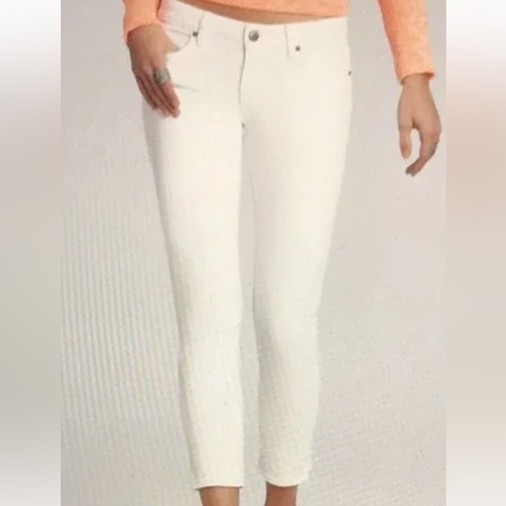 New with tag Paige Kylie crop white jeans